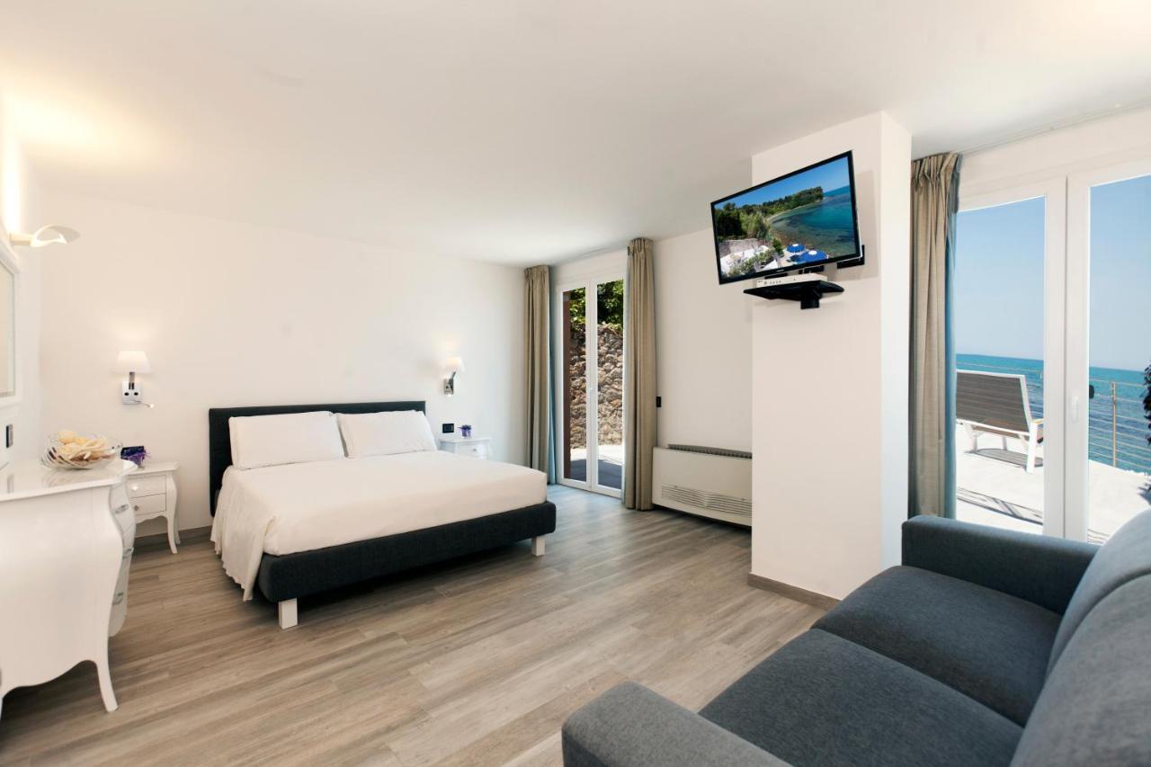 Hotel Villa Domizia 포르투산투스테파노 외부 사진