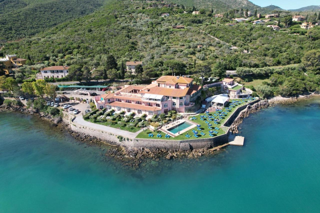 Hotel Villa Domizia 포르투산투스테파노 외부 사진