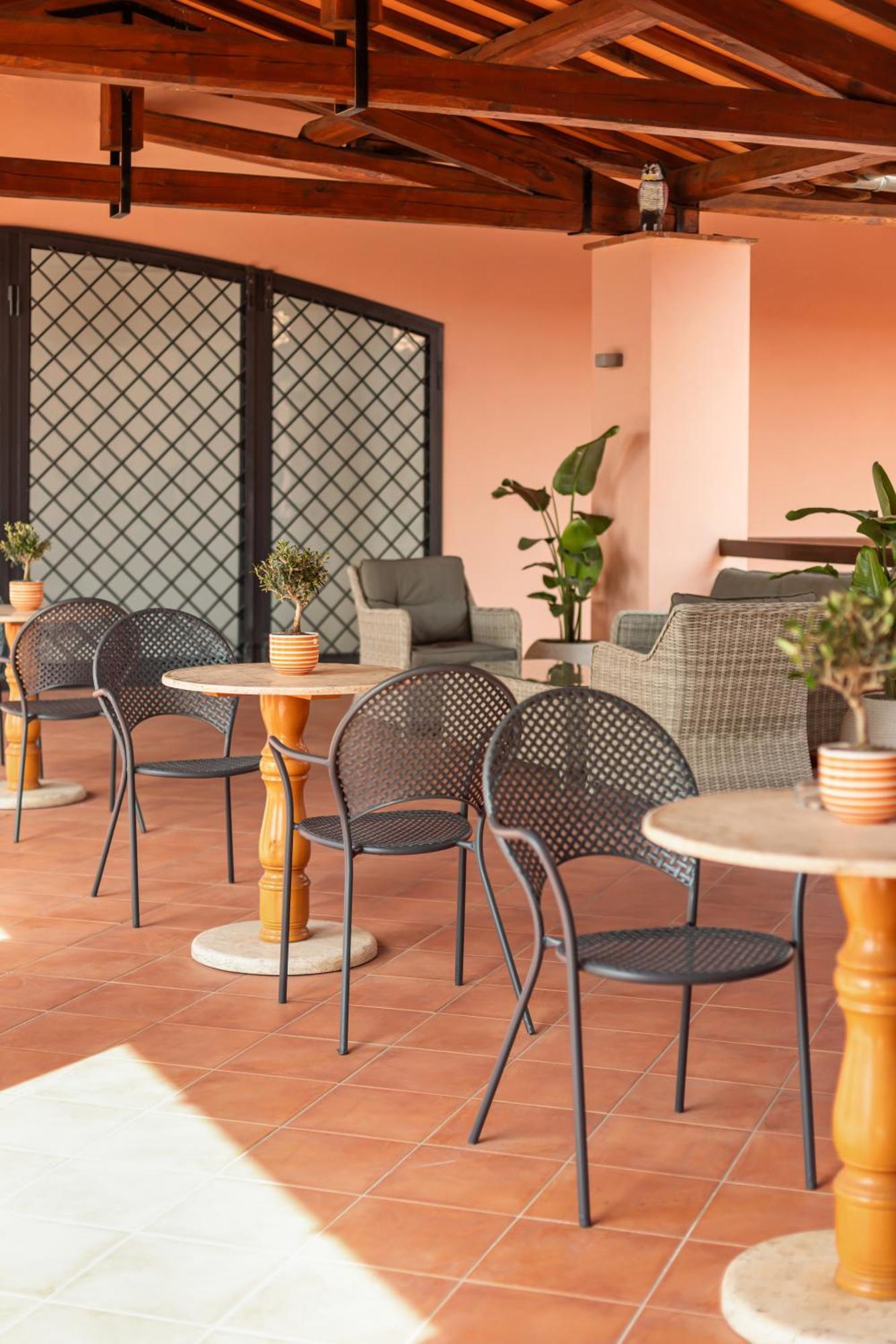 Hotel Villa Domizia 포르투산투스테파노 외부 사진
