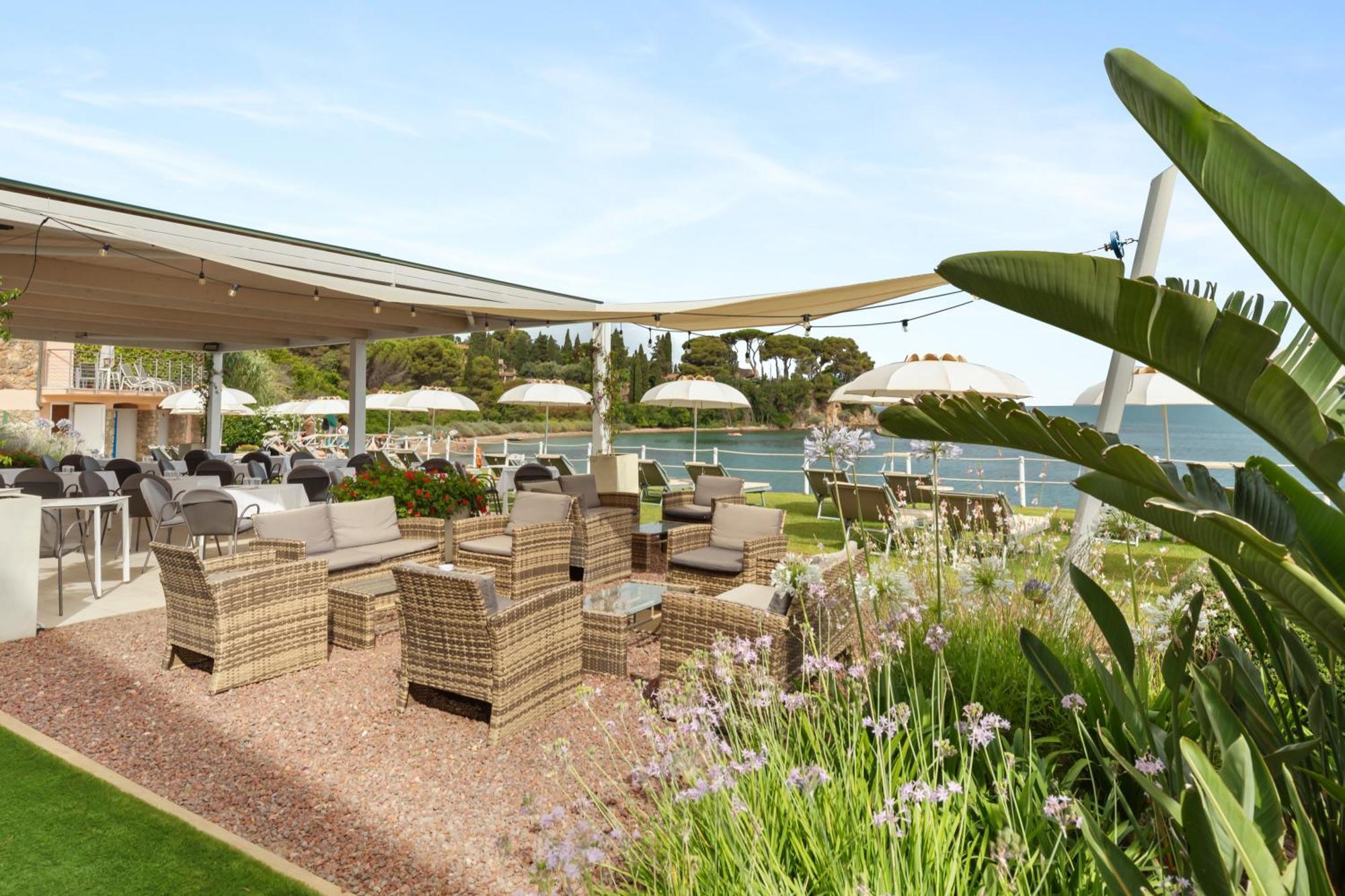 Hotel Villa Domizia 포르투산투스테파노 외부 사진