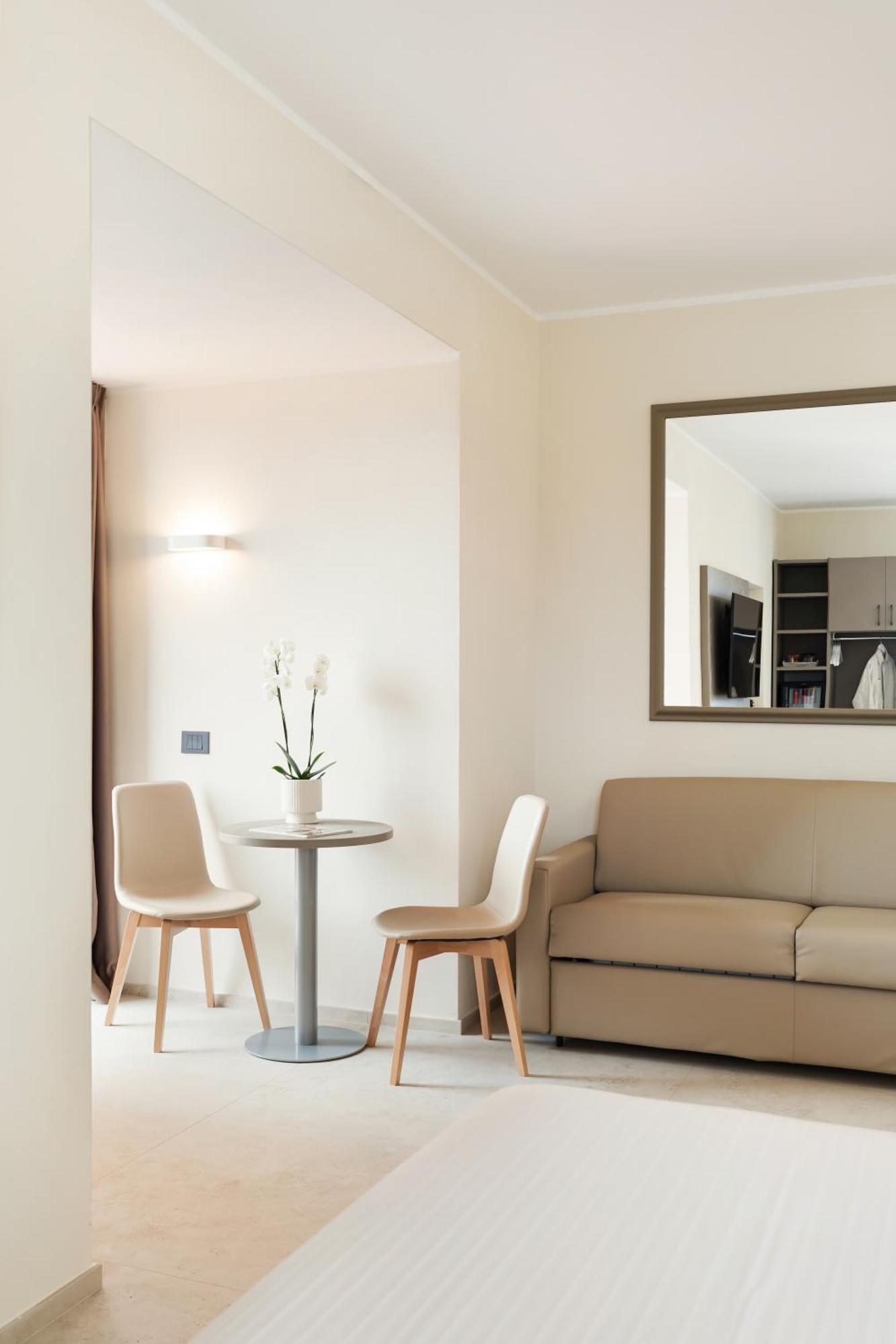 Hotel Villa Domizia 포르투산투스테파노 외부 사진