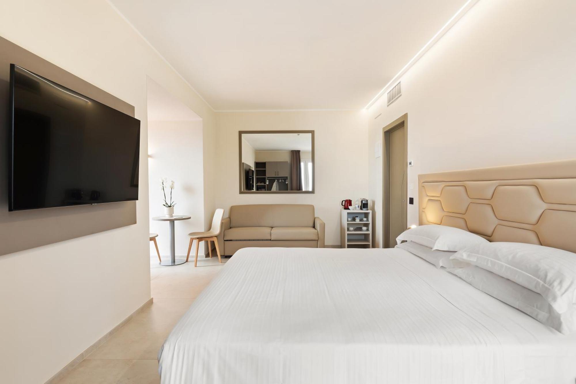 Hotel Villa Domizia 포르투산투스테파노 외부 사진