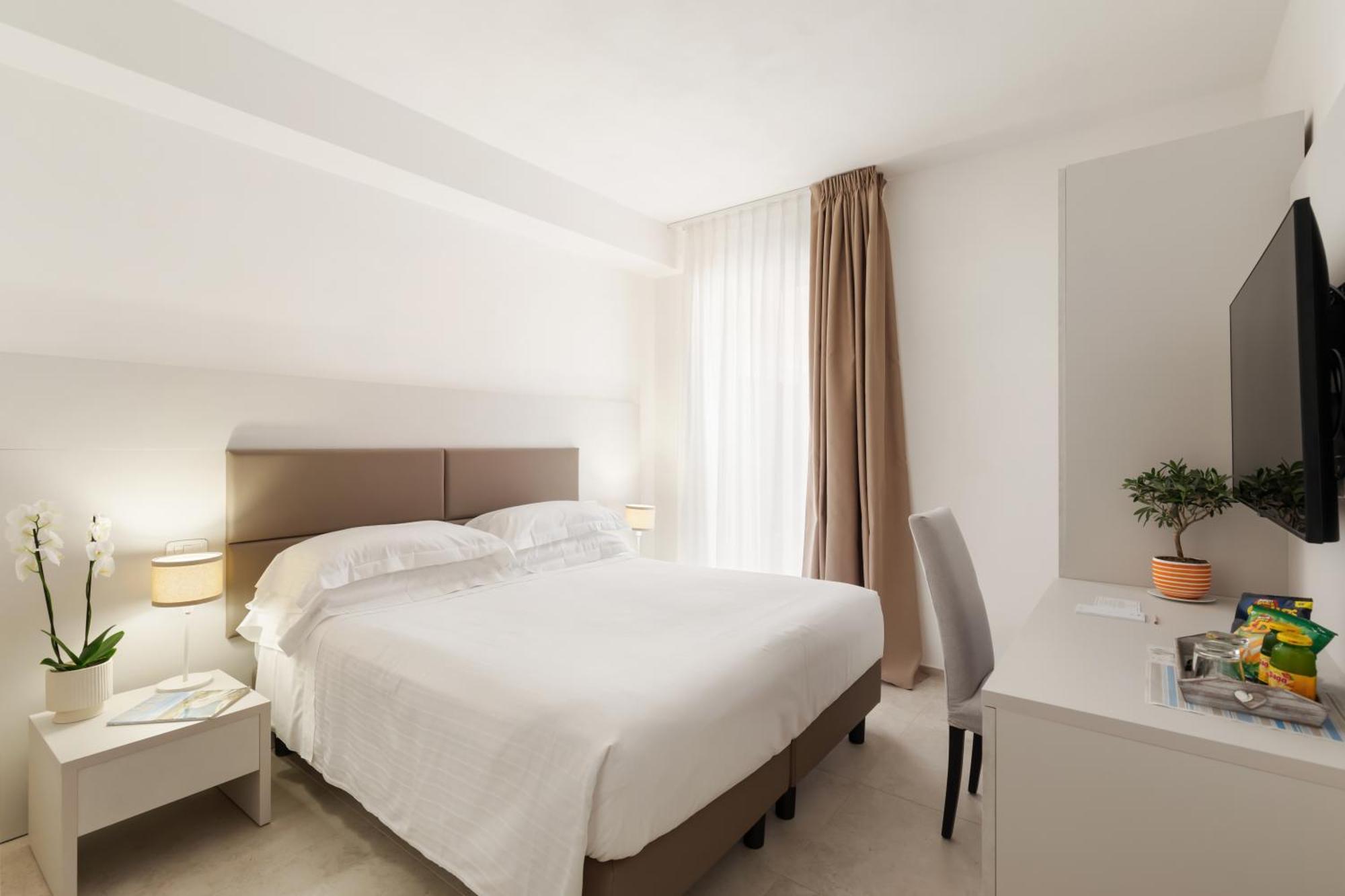 Hotel Villa Domizia 포르투산투스테파노 외부 사진